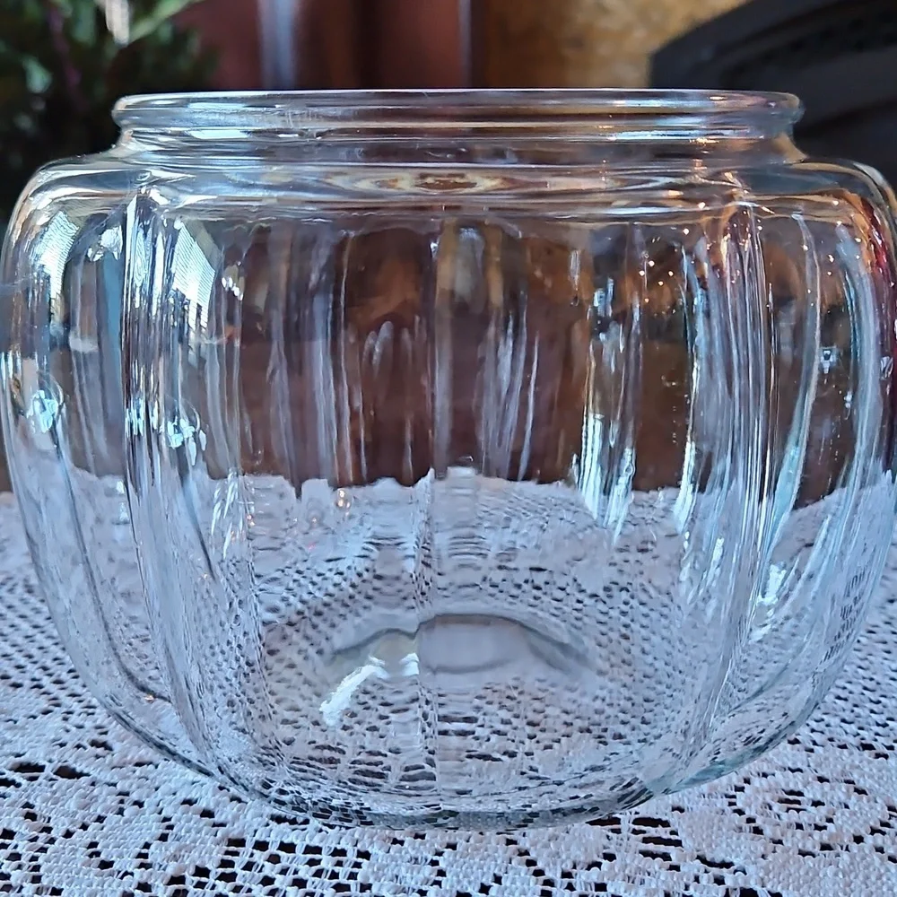 VTG Glass Pumpkin Candy/Snack/Treat/Decor Jar Canister with Lid/Ribbed Handle